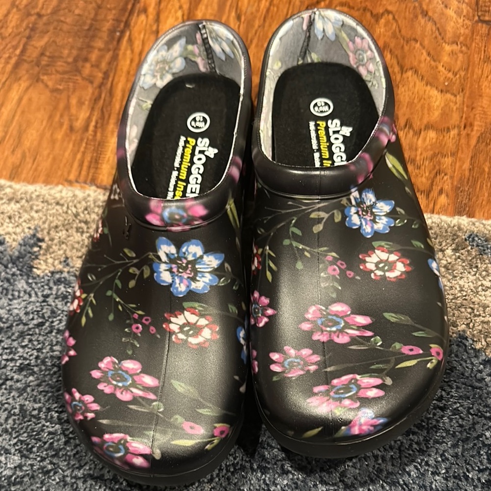 Sloggers Women's Black Floral Mules